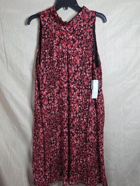 Signature by Robbie Bee Red and Black Floral‎ Sleeveless Dress